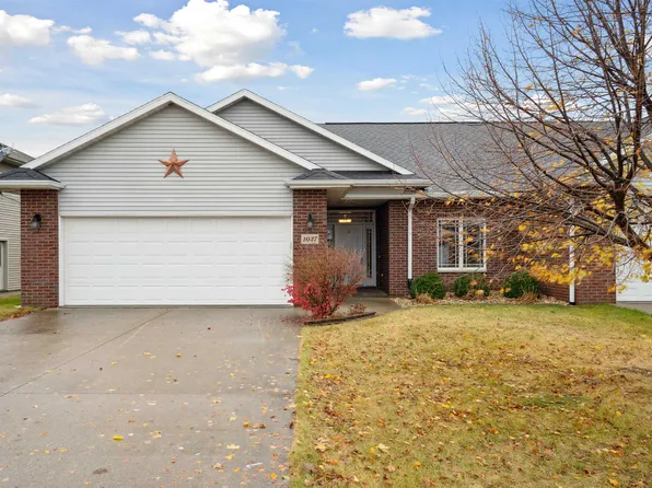 1037 11th St SE, Dyersville, IA 52040