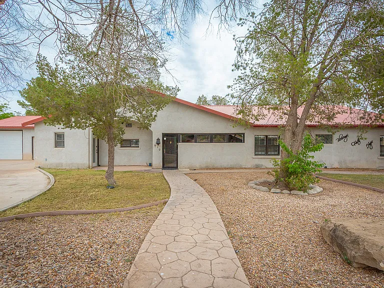 610 W Hermosa Dr — Photo 3