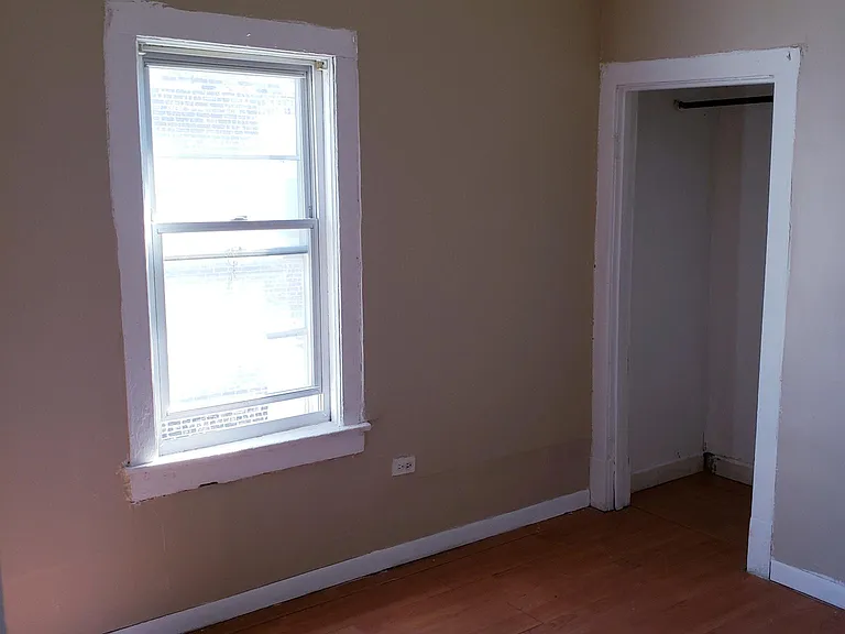 4133 S Albany Ave — Photo 8
