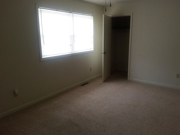 5th image of 566 Worthington Dr APT 14