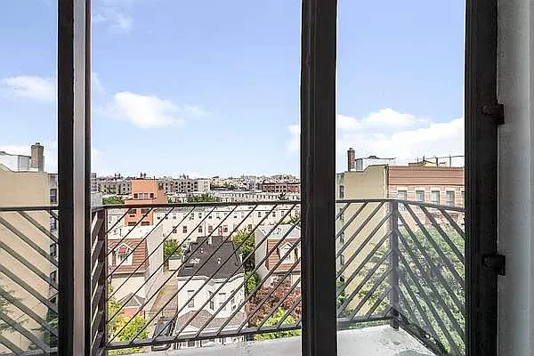 Rented by SpaceReqs LLC | media 4