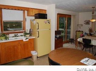 8749 Whiting Rd, Cicero, NY 13039