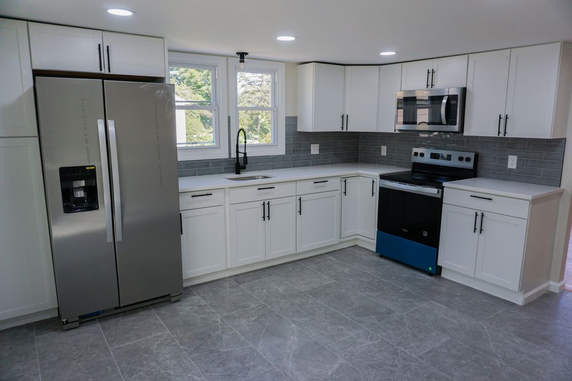 next background image