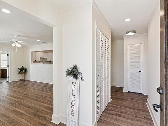 4th image of 1015 Elbert St