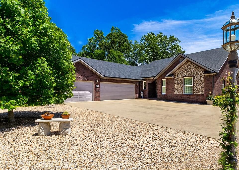 1st image of 62 Aberdeen Dr