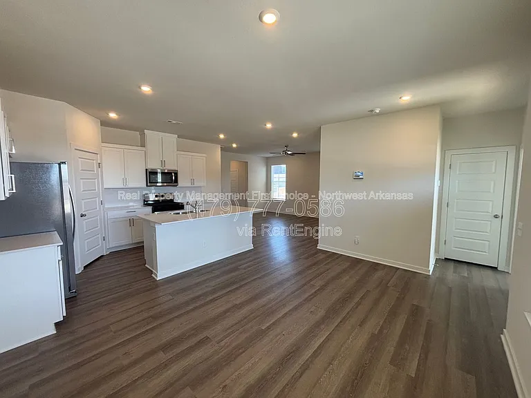 4802 W Planetree St — Photo 6