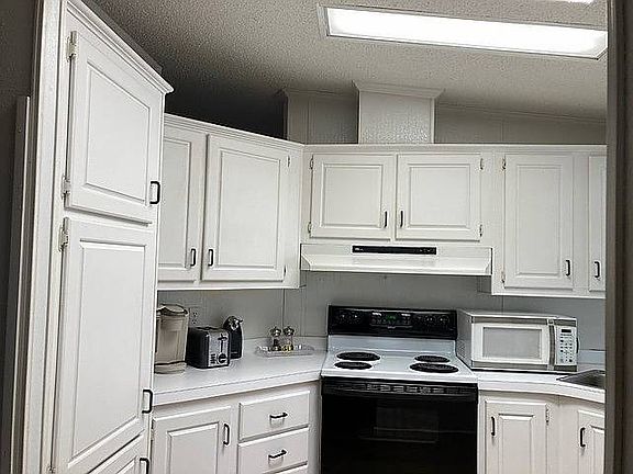 3rd image of 615 Vespers Way