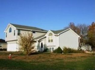 400 Sunset Ln, Maple Hill, KS 66507