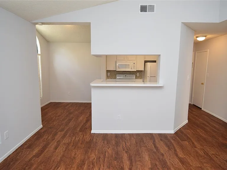 8625 Mallard Reserve Dr #201 — Photo 8