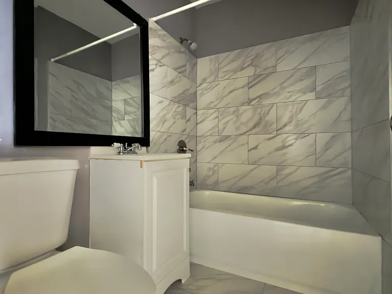 837 S Ardmore Ave #14 — Photo 9