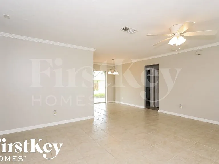 9217 Pomelo Rd E — Photo 4