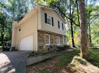 888 Chartley Dr, Lilburn, GA 30047