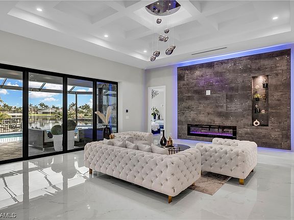 4th image of 2720 Surfside Blvd