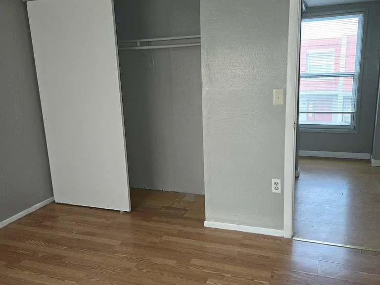 1027 Sumner St — Photo 9