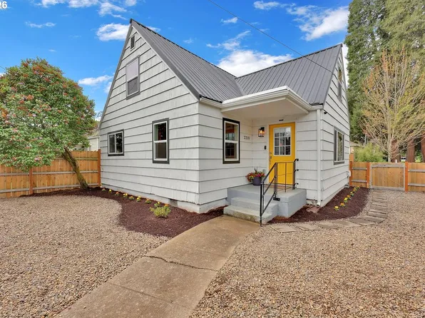 2210 Roosevelt Blvd, Eugene, OR 97402