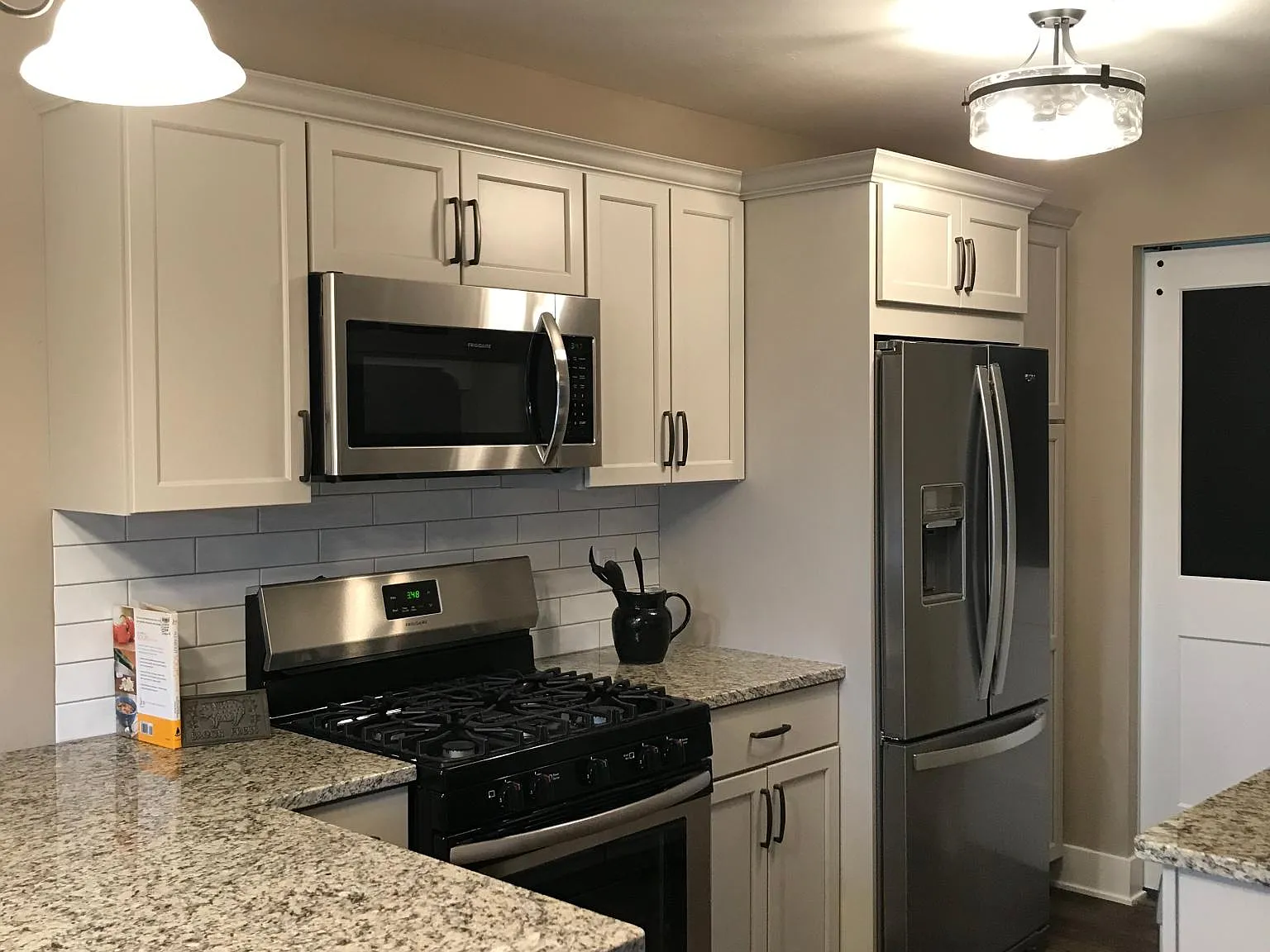 3 bed, 960 sqft, $1,600 — Photo 3