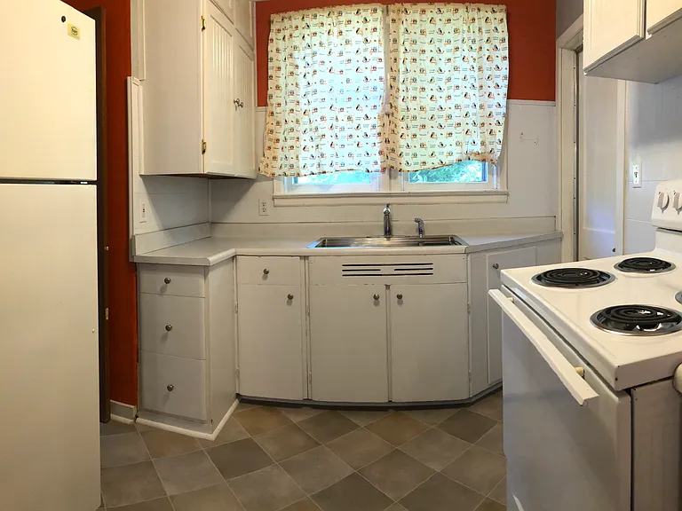 209 Main St — Photo 8