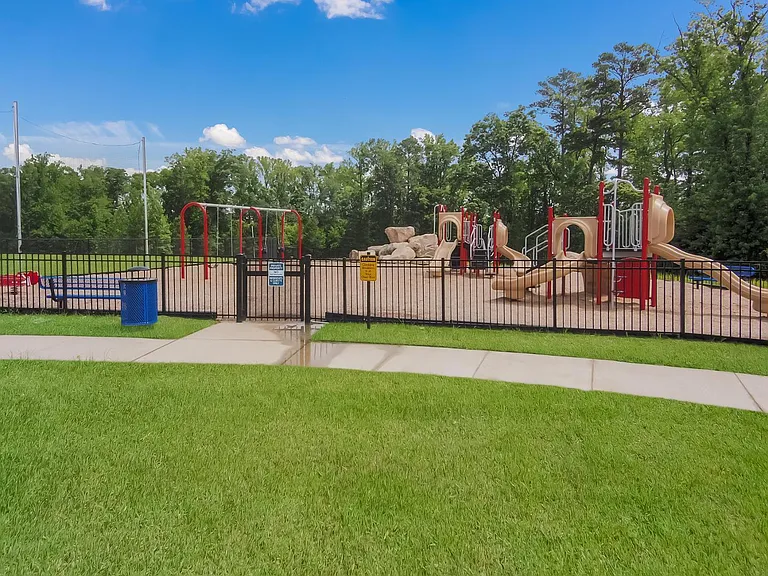 5104 Anamosa St — Photo 45