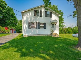 5127 Saunders Settlement Rd, Lockport, NY 14094