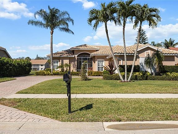 3rd image of 3733 Royal Wood BLVD