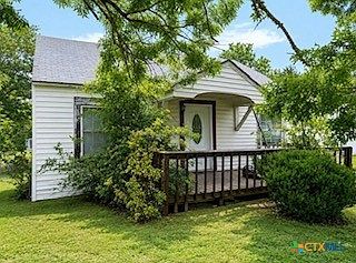 2nd image of 402 E Rowena St