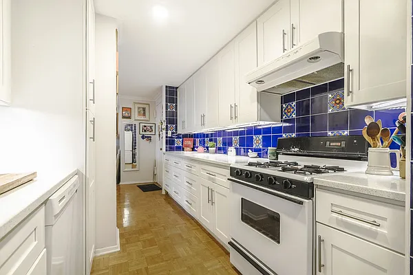 Sold by Halvatzis Realty | media 43