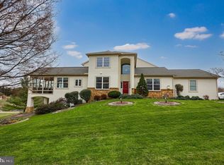 100 Creekgate Ct, Millersville, PA 17551
