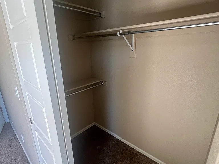 2200 Winding Dr #2 — Photo 3