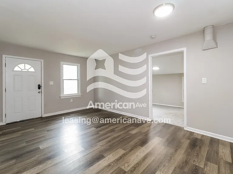 1549431_003_wm_-_living_room_13218289.jpg
