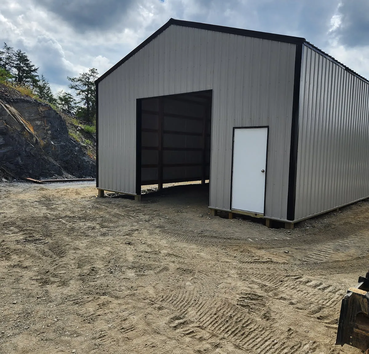 Studio, 1000 sqft, $900 — Photo 4