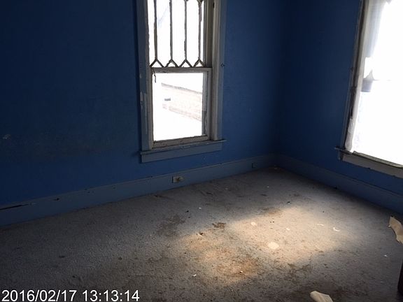 3rd image of 218 W Indiana Ave