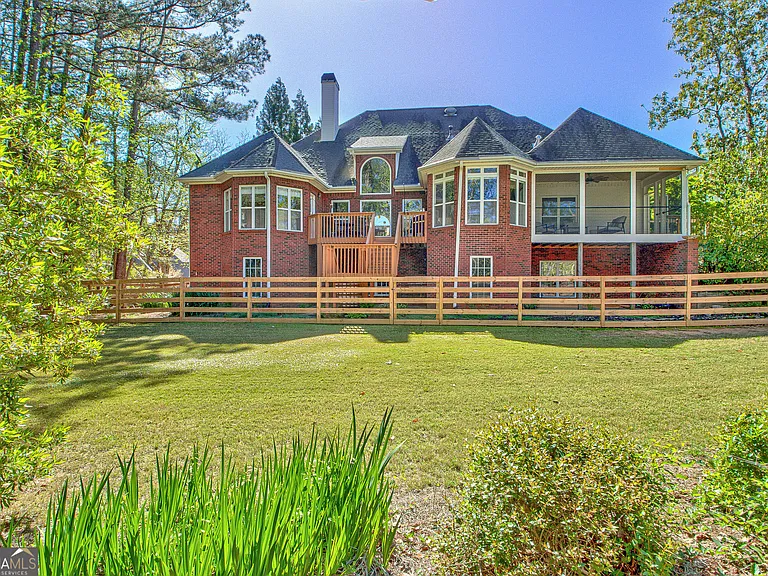 140 Lake Park Ct — Photo 65