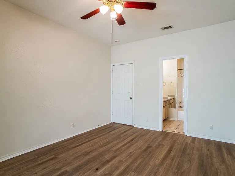 1705 Constantino Cir #B — Photo 8