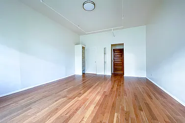 Rented by Coldwell Banker Warburg