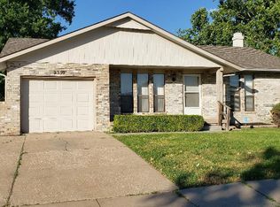 2350 S Lori Ln, Wichita, KS 67207