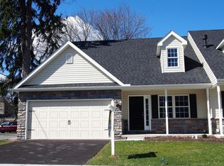 15 N Jacob St, Mount Joy, PA 17552