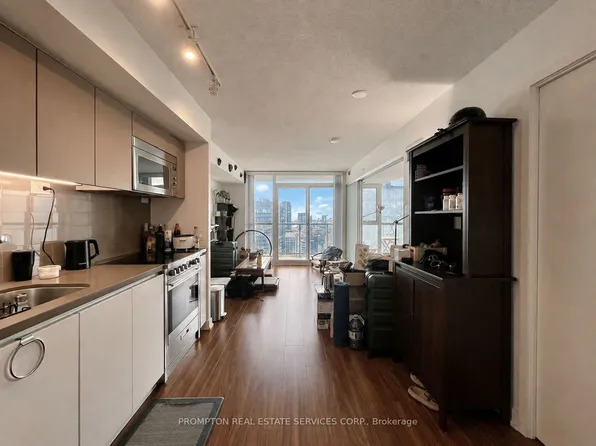 75 Queens Wharf Rd, Toronto, ON