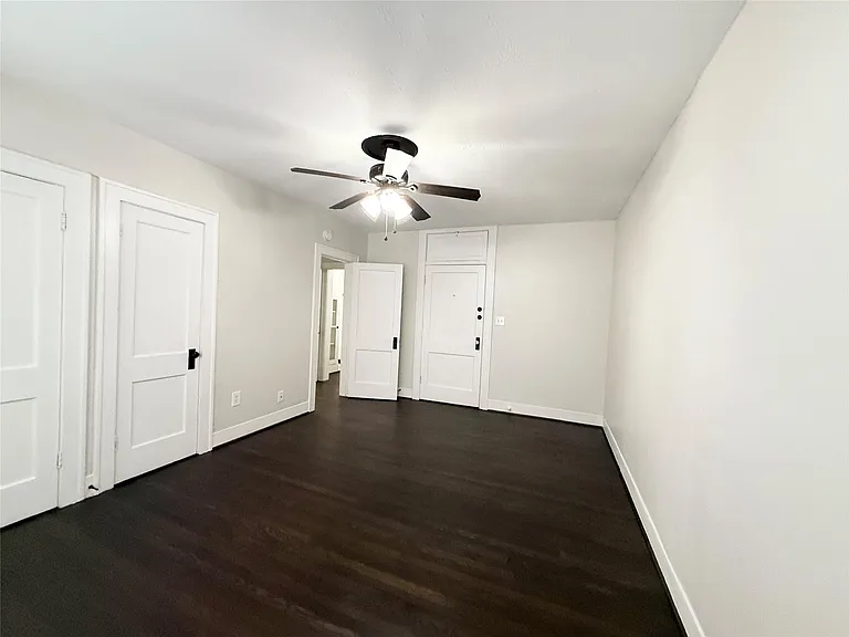 1136 Berthea St #11 — Photo 4