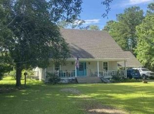 1172 Harkers Island Rd, Beaufort, NC 28516