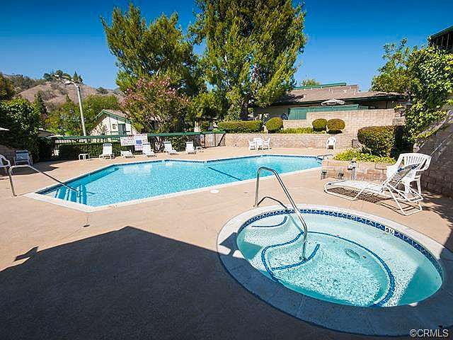 1st image of 2323 E Greenview Dr