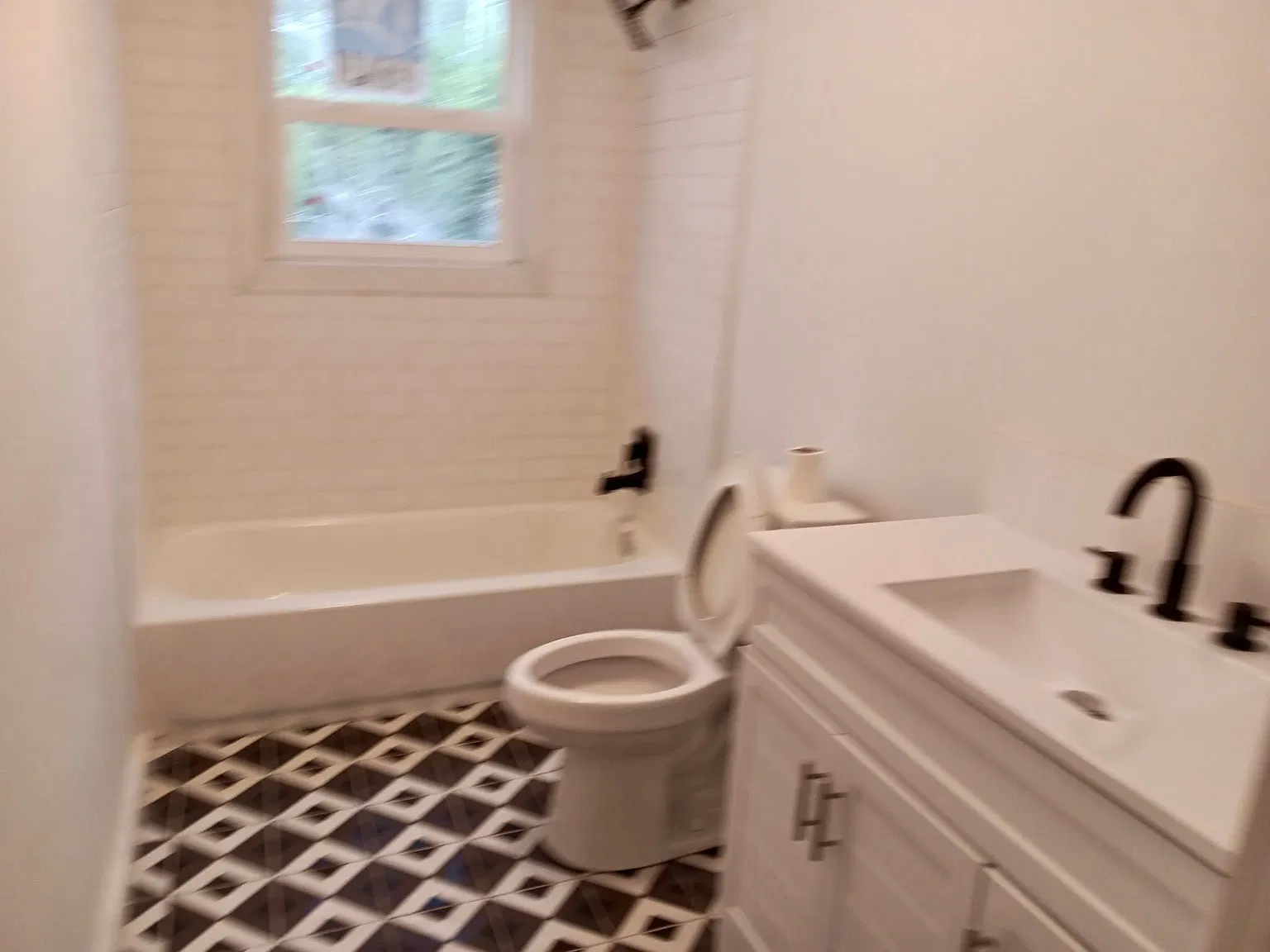 3 bed, 2.0 bath, 1300 sqft, $1,500 — Photo 4