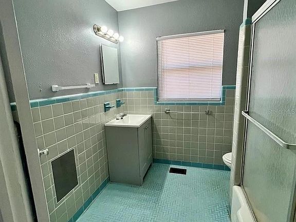 3rd image of 906 Exmoor Way