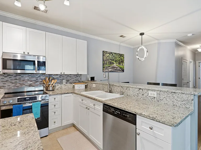 1202 Grove Park Dr — Photo 10
