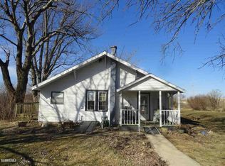 7253 W Heller Ln, Galena, IL 61036