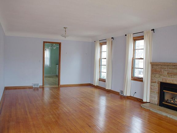 3rd image of 3959 Washburn Ave N