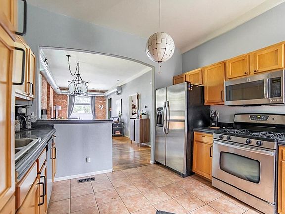 5th image of 1320 E 28th Ave