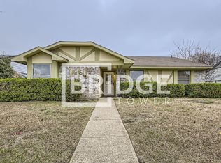 2110 High Summit Dr, Garland, TX 75041