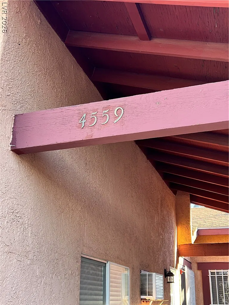 3 bed, 2.0 bath, 989 sqft, $1,500 — Photo 3
