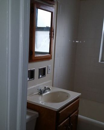 5th image of 6707 S Michigan Ave