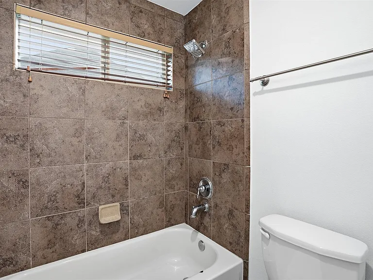 2802 Kestrel Trace Ln — Photo 30
